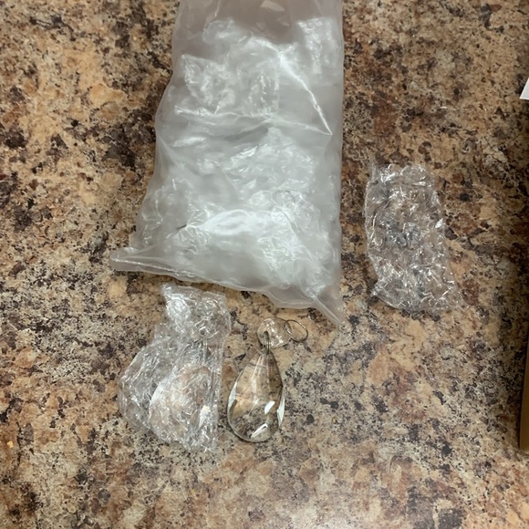 Rustic Metal Daisy Hanging Candle Holder w/ inverted 🔻& 12 hanging jewels - Picture 8 of 10